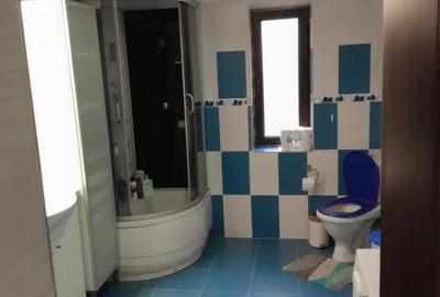 Casă cu 7 camere cu Teren 580 Mp în Central