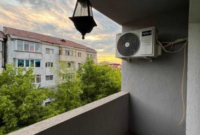 Apartament cu 3 camere decomandat în Micro 3