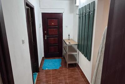 Apartament cu 3 camere decomandat în Soarelui - 2