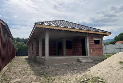 Casă cu 3 camere în Suseni - 2