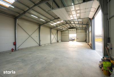 Spațiu comercial, de 400 mp, în Central - 4