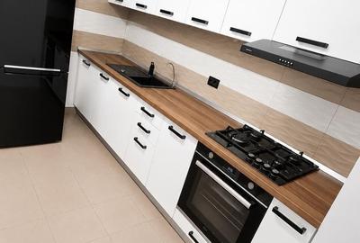 Apartament cu 3 camere decomandat în Tractorul - 8
