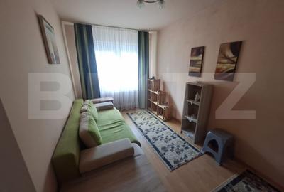 Apartament cu 3 camere semidecomandat, mobilat în Dâmbu Pietros