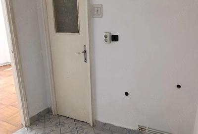 Apartament cu 2 camere semidecomandat în Mărăței