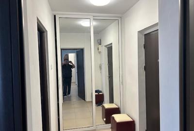Apartament cu 2 camere semidecomandat, mobilat în 1 Mai