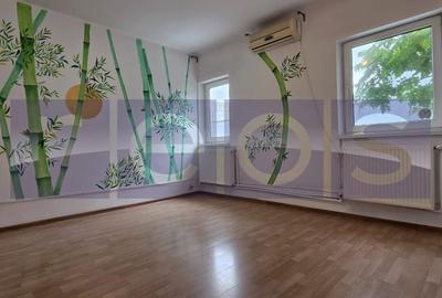 Apartament cu 5 camere decomandat în Dorobanți