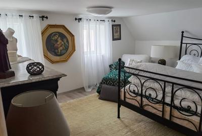 Casă cu 5 camere cu Teren 690 Mp în Gărâna - 4