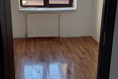 Apartament cu 3 camere decomandat în Vatra Dornei - 5