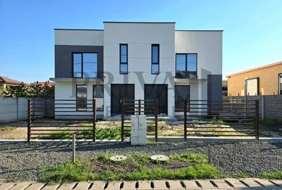 Duplex cu 4 camere cu Canalizare în Dumbrăvița