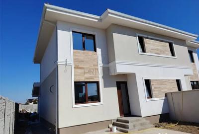 Casă cu 4 camere cu Teren 300 Mp în Moșnița Nouă