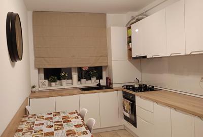 Apartament cu 2 camere decomandat în Sânpetru