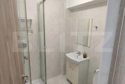 Apartament cu 4 camere decomandat, mobilat în Central