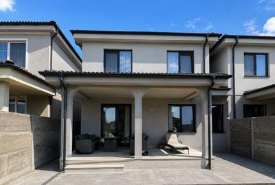 Duplex cu 5 camere cu Canalizare în Moșnița Nouă