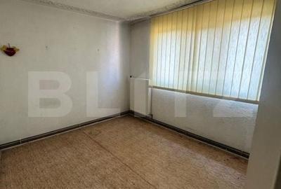 Apartament cu 2 camere semidecomandat în Micro 11