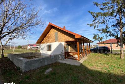 Casă cu 6 camere cu Teren 1800 Mp în Iclod - 2