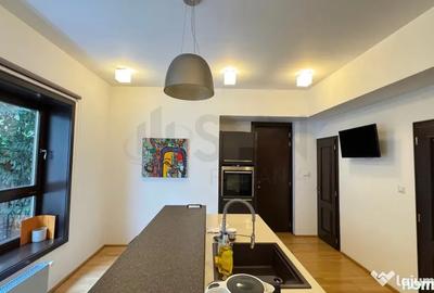 Casă cu 6 camere cu Teren 280 Mp în Calea Călărașilor