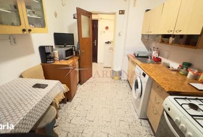 Apartament cu 4 camere decomandat în Valea Cetății