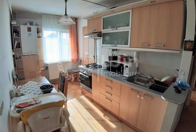 Apartament cu 2 camere decomandat, mobilat în Mărăști