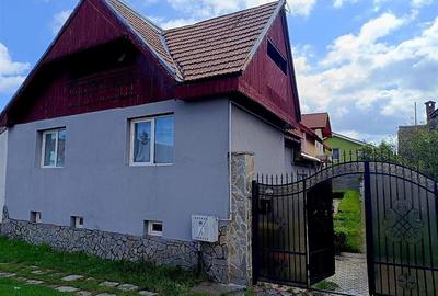 Casă individuală cu 8 camere cu Canalizare în Prejmer - 1