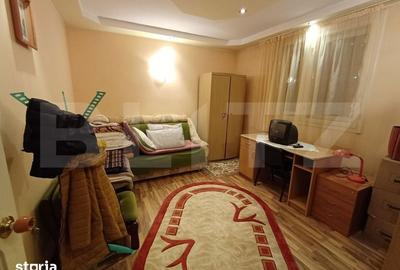 Casă cu 8 camere cu Teren 1500 Mp în Central - 11