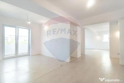 Apartament cu 3 camere semidecomandat în Dămăroaia