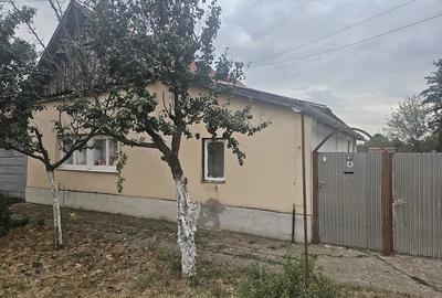 Casă cu 2 camere cu Teren 1790 Mp în Central