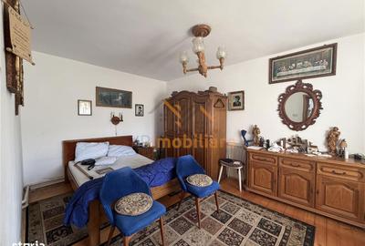Casă cu 5 camere cu Teren 3000 Mp în Central - 2