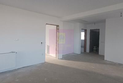 Casă cu 3 camere cu Teren 400 Mp în Săbăreni