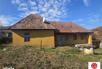 Casă cu 2 camere cu Teren 400 Mp în Ceuaș