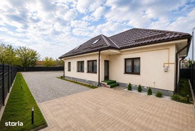 Casă cu 2 camere cu Teren 450 Mp în Florești