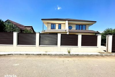 Casă cu 6 camere cu Teren 783 Mp în Cornu