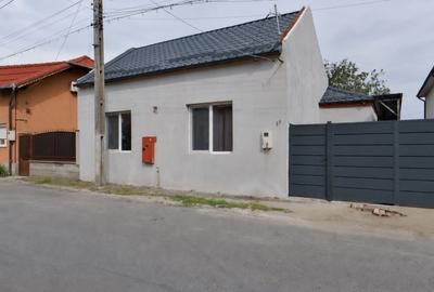 Casă individuală cu 4 camere cu Canalizare în Grădiște