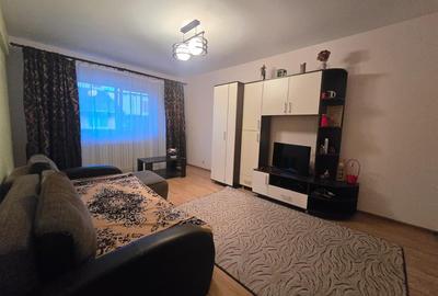 Apartament cu 3 camere decomandat în Frumoasa