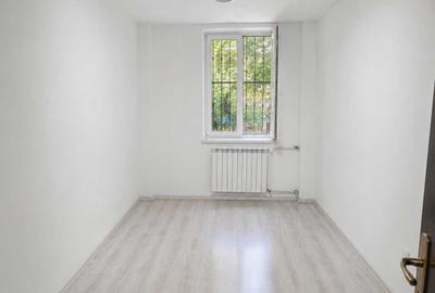 Apartament cu 4 camere decomandat în Titan