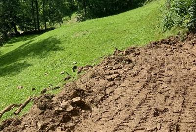 Teren de 1131 mp, în Trăisteni