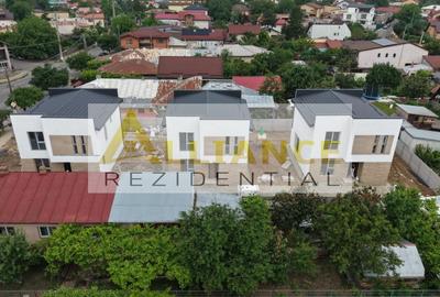 Casă individuală cu 5 camere decomandat cu Canalizare în Central