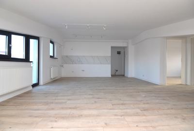 Apartament cu 3 camere semidecomandat în Calea Călărașilor - 5