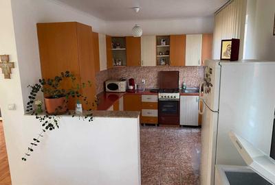 Casă cu 4 camere în Central