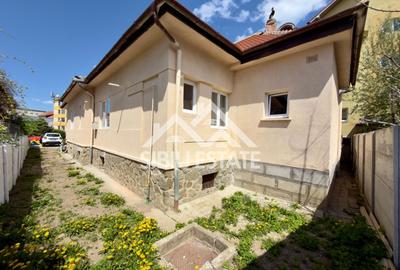 Duplex cu 12 camere cu Canalizare în Central - 22