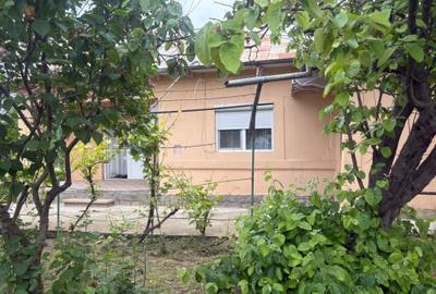 Casă cu 4 camere în
