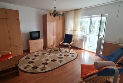 Garsonieră decomandată în Trivale
