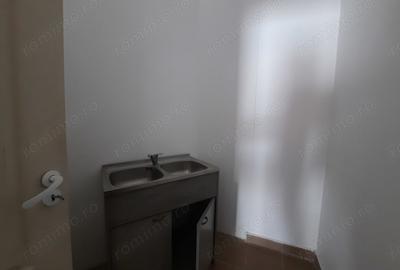 Spațiu comercial, de 30,000 mp, în Central - 4