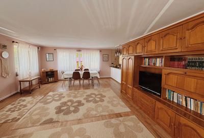 Casă cu 4 camere cu Teren 1612 Mp în Central - 3