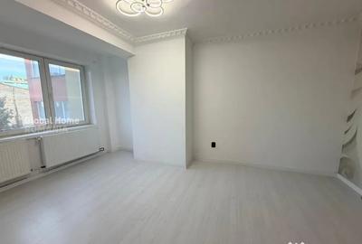 Casă cu 10 camere cu Teren 250 Mp în Libertății