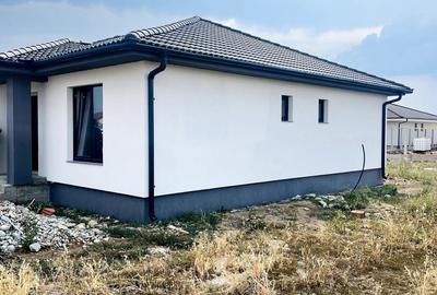 Casă cu 4 camere cu Teren 505 Mp în Iosia