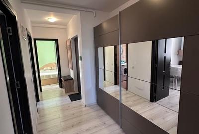 Apartament cu 2 camere decomandat, mobilat în Tractorul