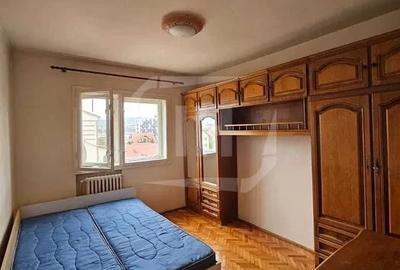 Apartament cu 3 camere decomandat în Între Lacuri