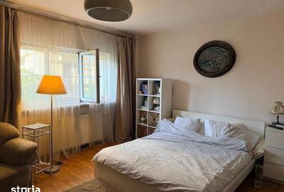 Apartament cu 3 camere decomandat în Nerva Traian
