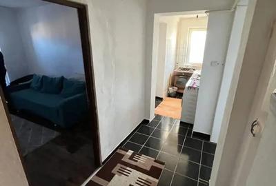 Apartament cu 3 camere decomandat în Urziceni