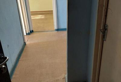 Apartament cu 3 camere decomandat în Onești - 2